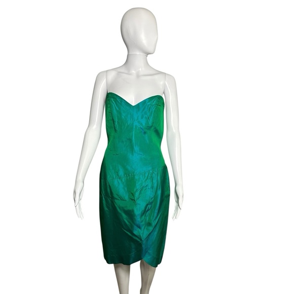Niki Dresses & Skirts - Vtg Emerald Green Ruched Sweetheart Sheath Dress 8